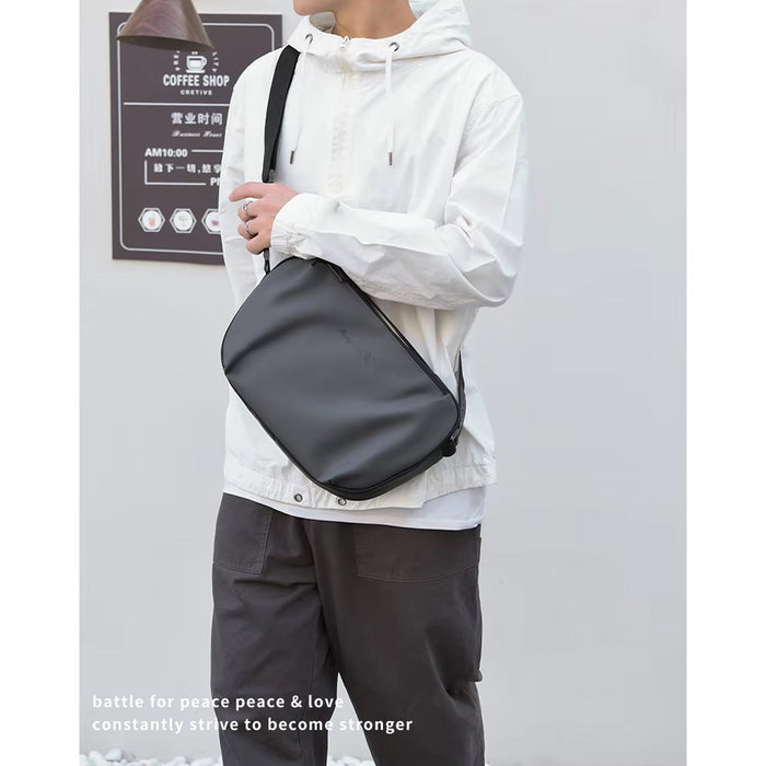 LARGE SPACE CROSSBODY BAG